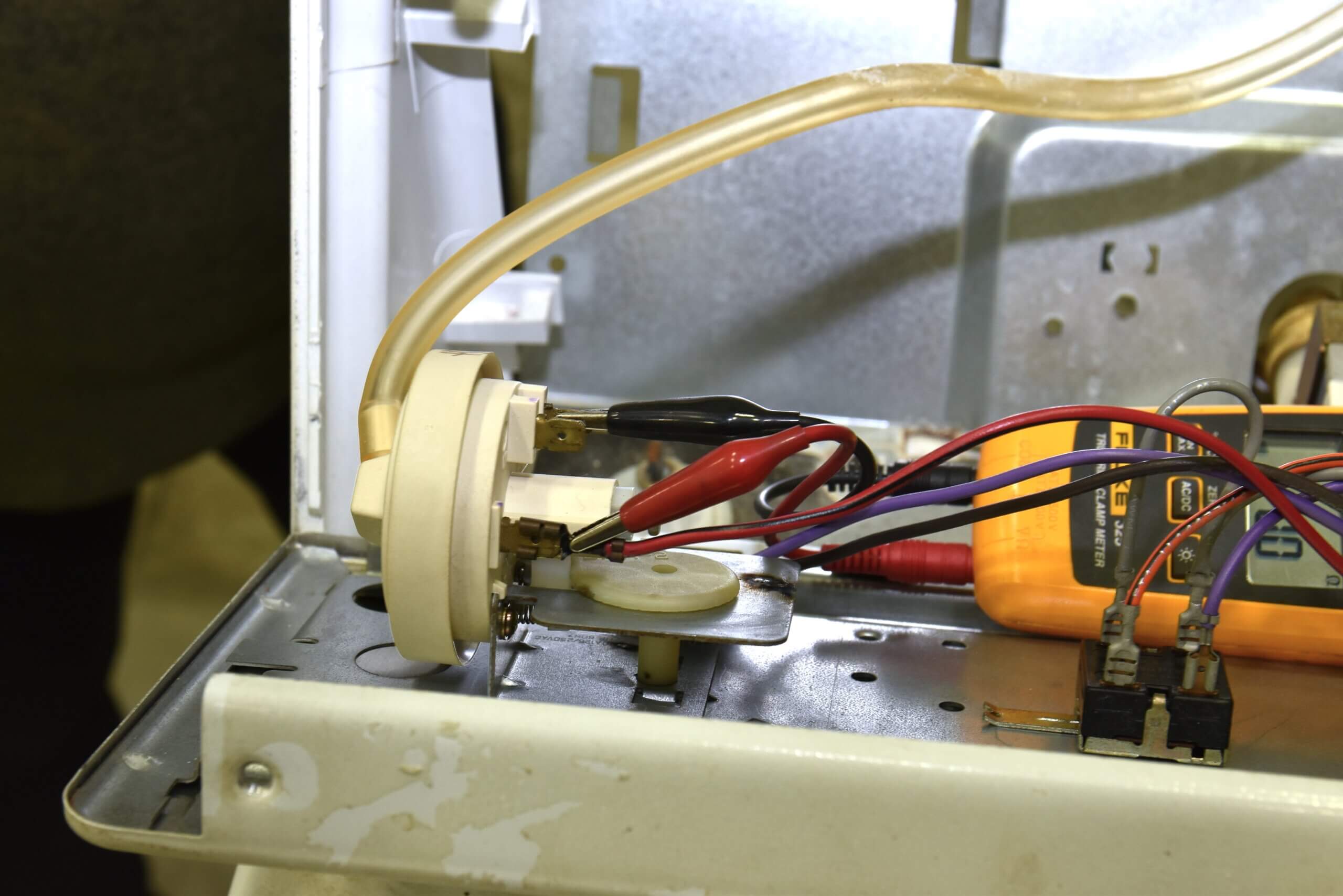 Laboratory analysis of a water level switch Laboratory analysis of a water level switch